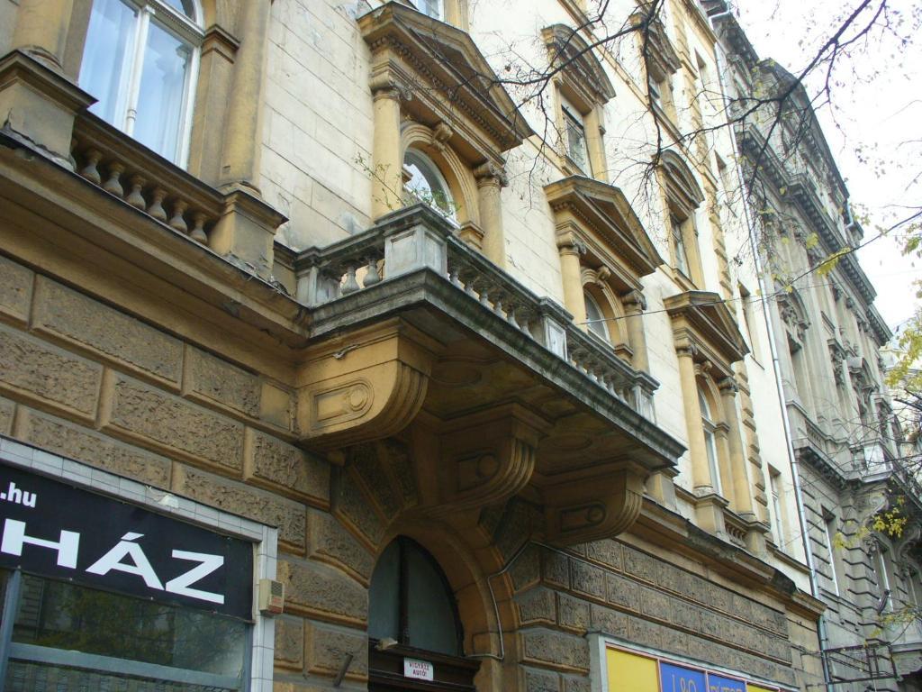 Budapest Tourist Apartments - Jozsef Koerut ภายนอก รูปภาพ